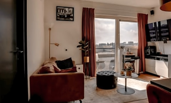 Studio | m² | €800,-
