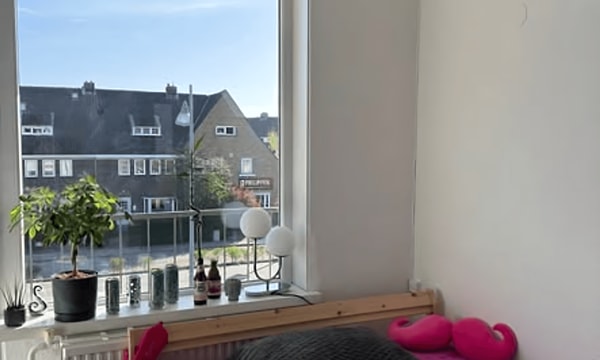 Kamer | m² | €300,-