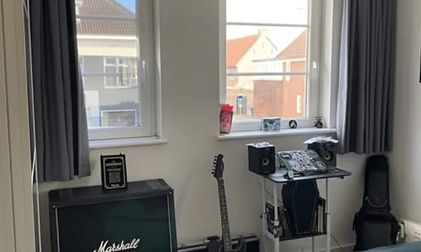 Studio | m² | €700,-