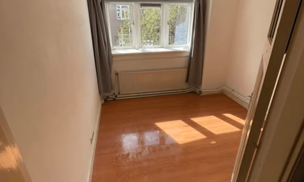Kamer | m² | €392,-
