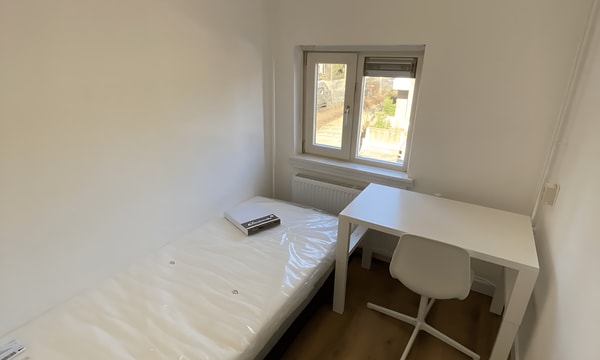 Kamer | 6m² | Schietbaanweg | €400,-