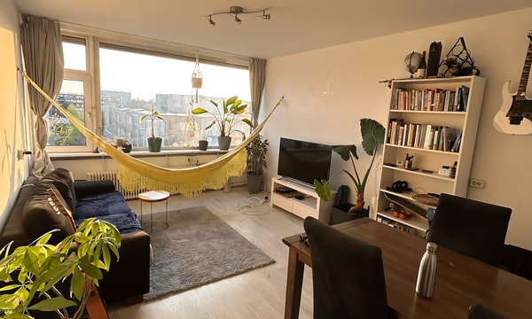 Kamer | 70m² | Eisenhowerlaan | €300,-