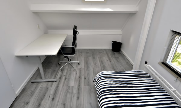 Kamer | 15m² | Haarlemplein | €680,-