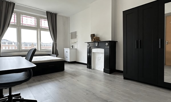 Kamer | m² | €620,-