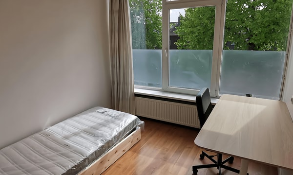 Kamer | 10m² | St Petrus Canisiuslaan | €475,-