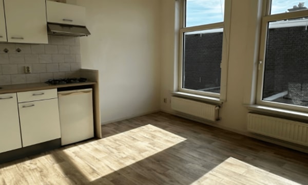 Studio | 30m² | Spoorsingel | €915,-
