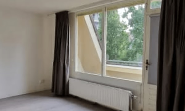 Huis | m² | €421,-