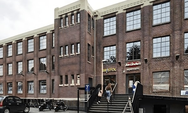 Studio | 29m² | Tongerseweg | €910,-