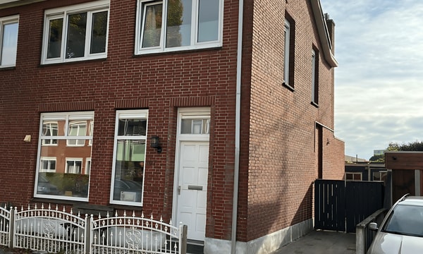 Huis | 124m² | Waarbekenweg | €375,-