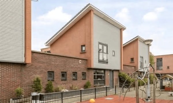 Huis | 110m² | €800,-