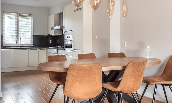 Huis | 135m² | Meeuwenstraat | €2850,-