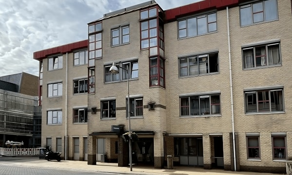 Studio | 44m² | Kanaalstraat | €933,-