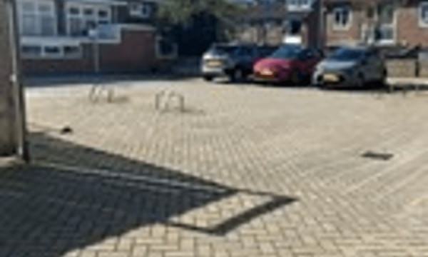 Parkeerplaats | 15m² | €185,-