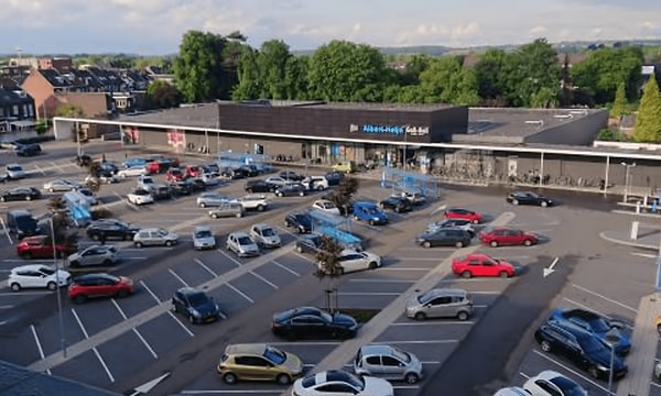 Parkeerplaats | 65m² | €650,-