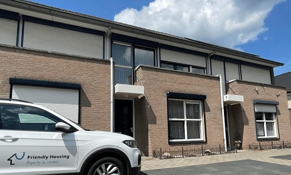 Studio | 102m² | €1750,-