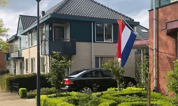Huis | 99m² | €670,-