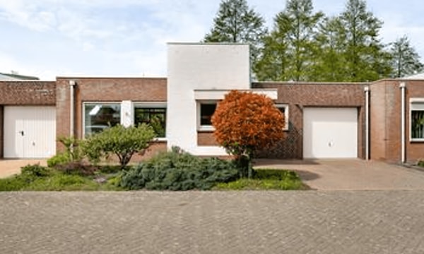Kamer | 135m² | €1700,-