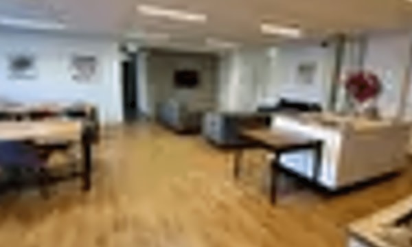 Kamer | 300m² | €495,-