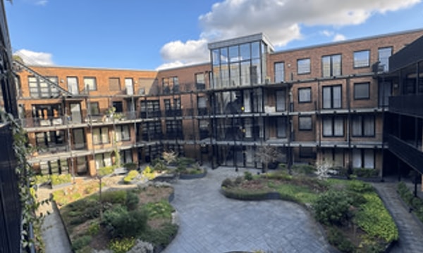 Huis | 84m² | €2445,-