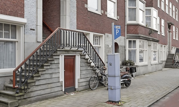 Kamer | 210m² | €4250,-