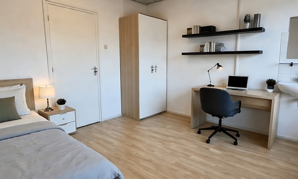 Kamer | 14m² | Benzenraderweg | €430,-