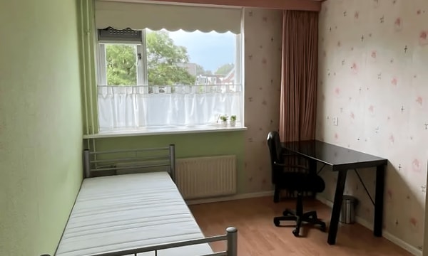 Kamer | 12m² | €525,-