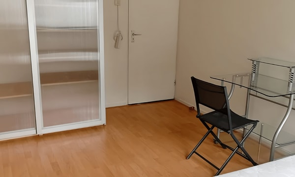 Kamer | 12m² | €700,-