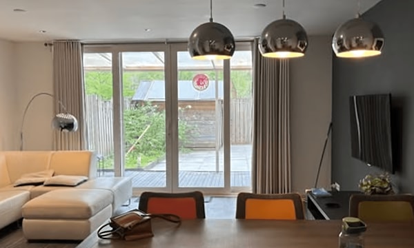 Huis | m² | €1000,-