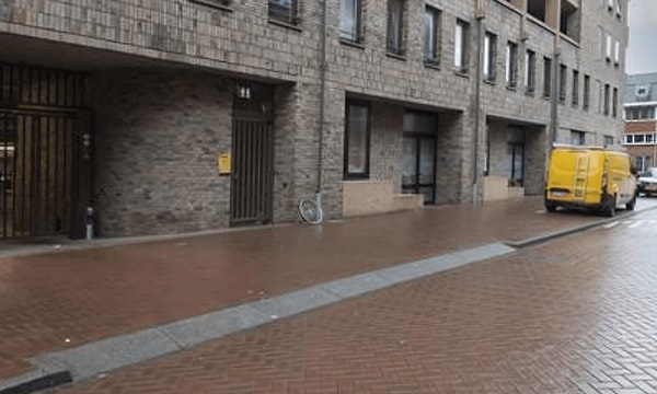Huis | m² | €180,-