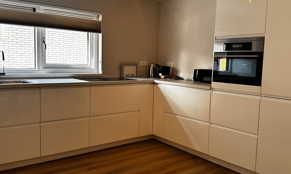 Kamer | 51m² | €2850,-