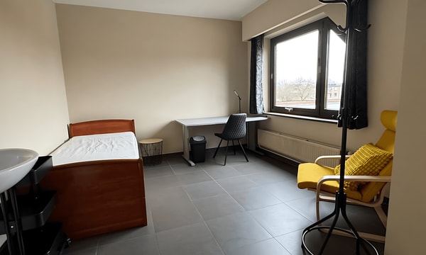Kamer | 17m² | Tilburgseweg | €395,-