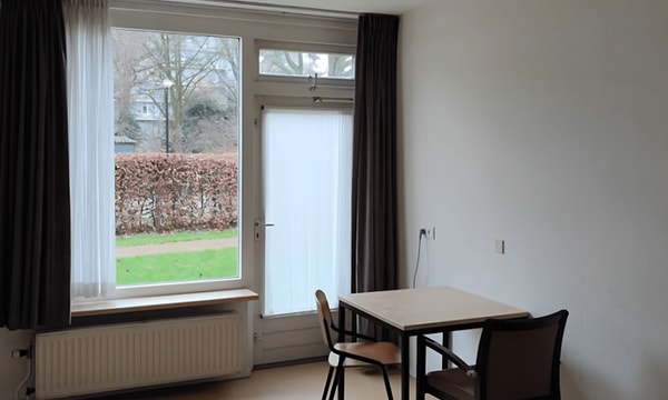 Anti-kraak | 331m² | €331,-
