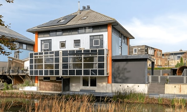 Kamer | 260m² | €4250,-