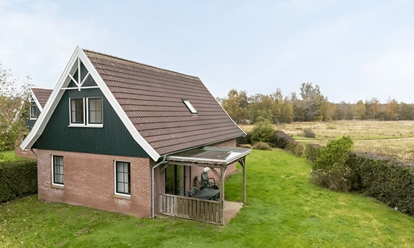 Kamer | 356m² | €2500,-