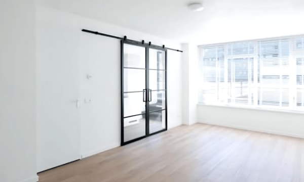 Kamer | 101m² | €2195,-