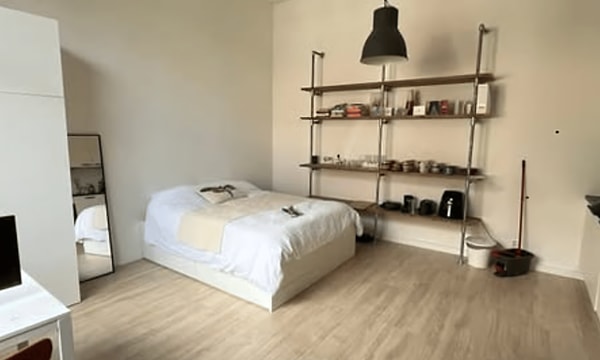 Studio | m² | €800,-