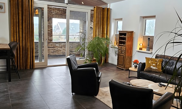 Huis | 100m² | €2075,-