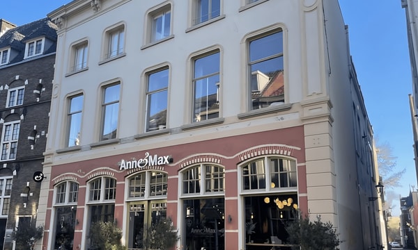 Kamer | 42m² | €1022,-