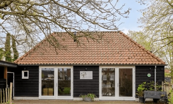 Huis | m² | €1566,-