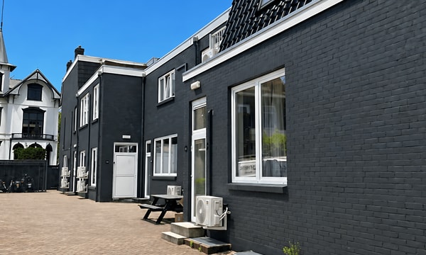 Huis | m² | €953,-