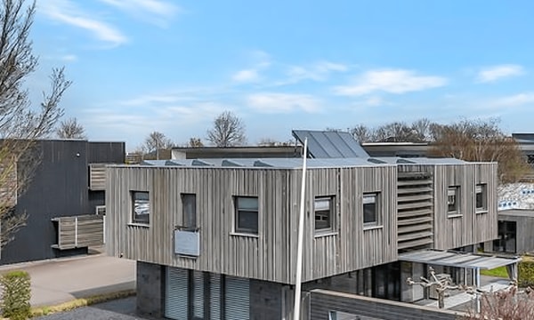 Kamer | 205m² | €2100,-