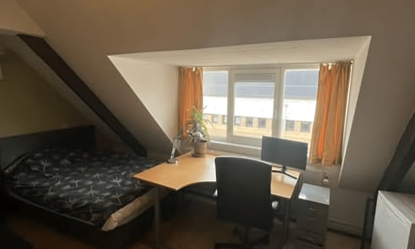 Kamer | m² | €400,-