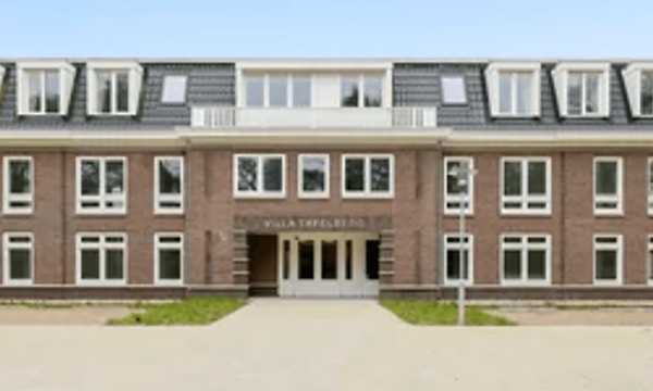 Kamer | 75m² | €1748,-
