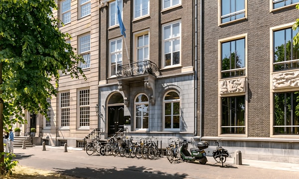 Kantoor | 358m² | €270,-