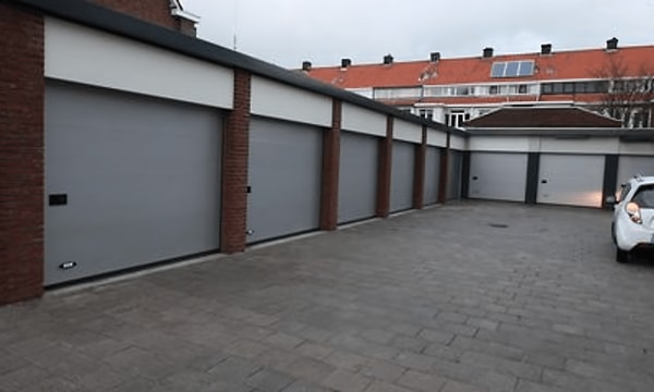 Huis | m² | €325,-