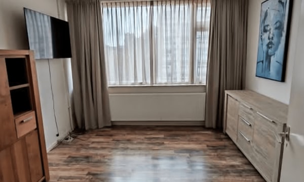 Kamer | m² | €550,-