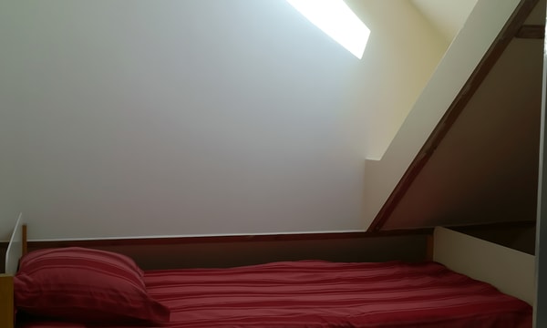 Kamer | 9m² | €700,-