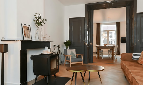Kamer | 180m² | €2500,-