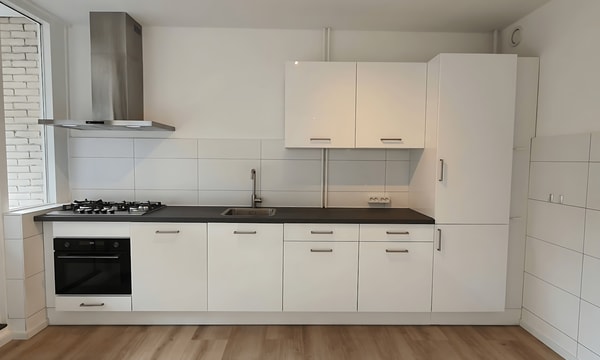 Kamer | 98m² | €2495,-