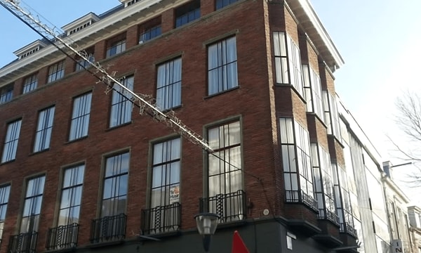 Kamer | 215m² | €1595,-
